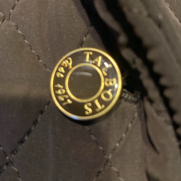 Just like new, barely worn! Talbots petite nylon vest in excellent condition! - Picture 3 of 7